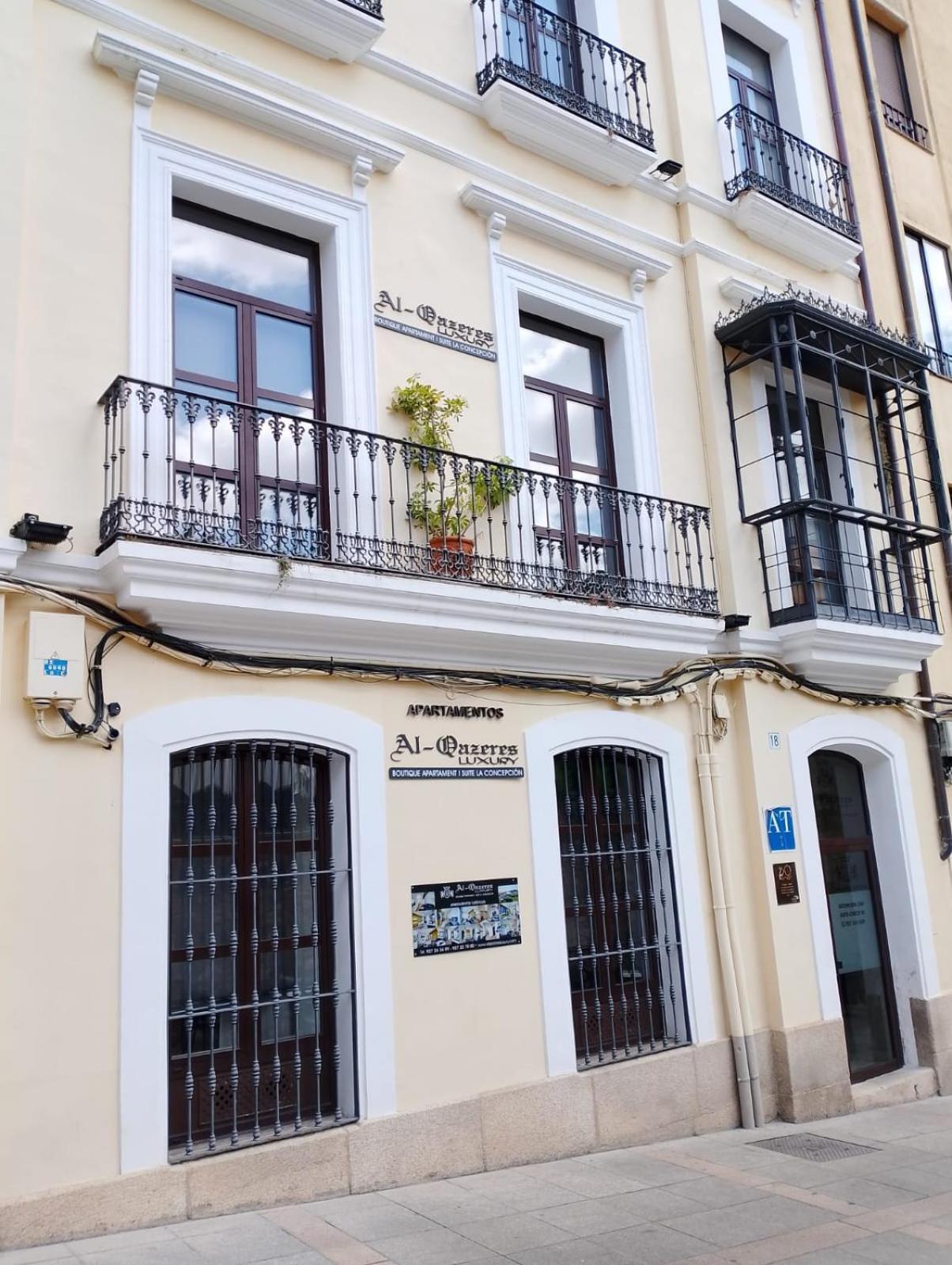 Apartamentos Al-Qazeres Luxury La Concepcion Caceres Ngoại thất bức ảnh